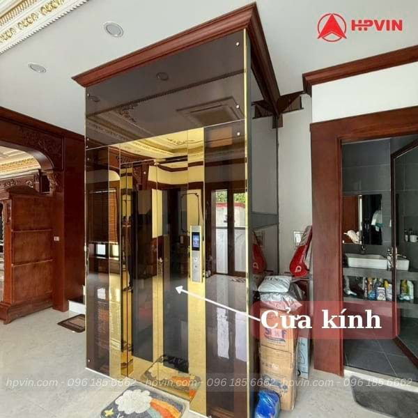 Hình ảnh thực tế mẫu cửa thang máy bằng kính sang trọng